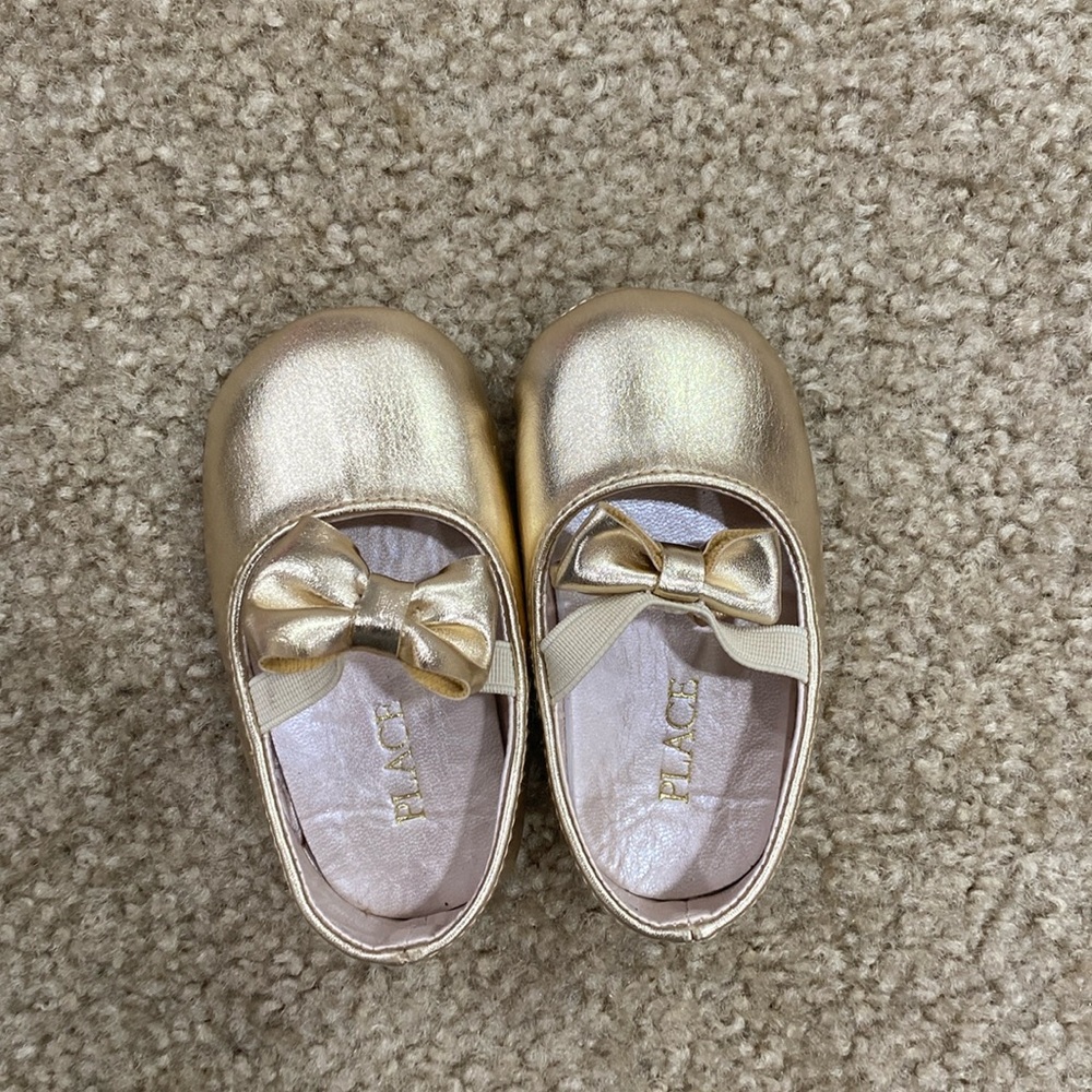 Children’s place 6-12 months gold shoes for girls